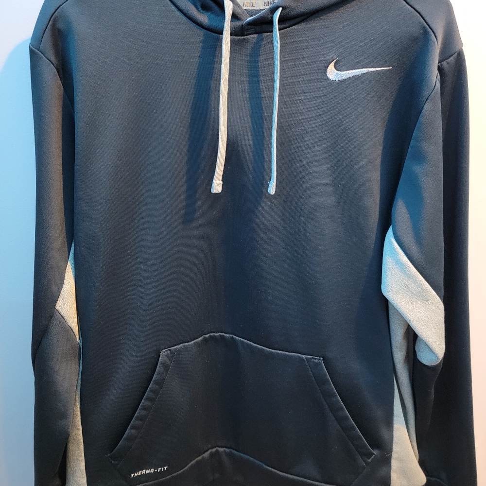 Mens large Nike therma hoodie